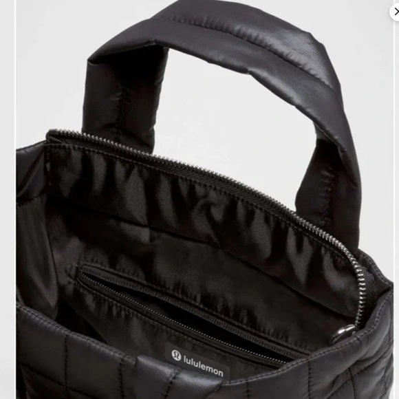 FIRM PRICE NWT LULULEMON QUILTED GRID TOTE BAG 5L - Picture 5 of 9